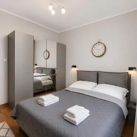 Jm 2 3 Min Walk From Main Station & Old Town - Free Parking
